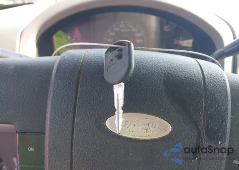 2005 Ford F-150 Stx/Xl/Xlt from USA, damaged, VIN 1FTRX14W45NA25467